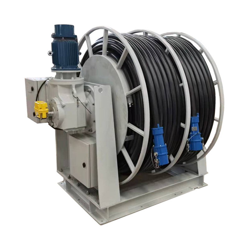 Marine cable pulling winch