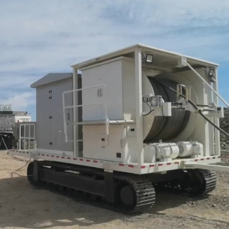 Electric shovel tail cable pulling winch